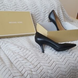 Michael Kors black leather pumps